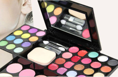 Glam-Kit: Your Ultimate Makeup Box Set