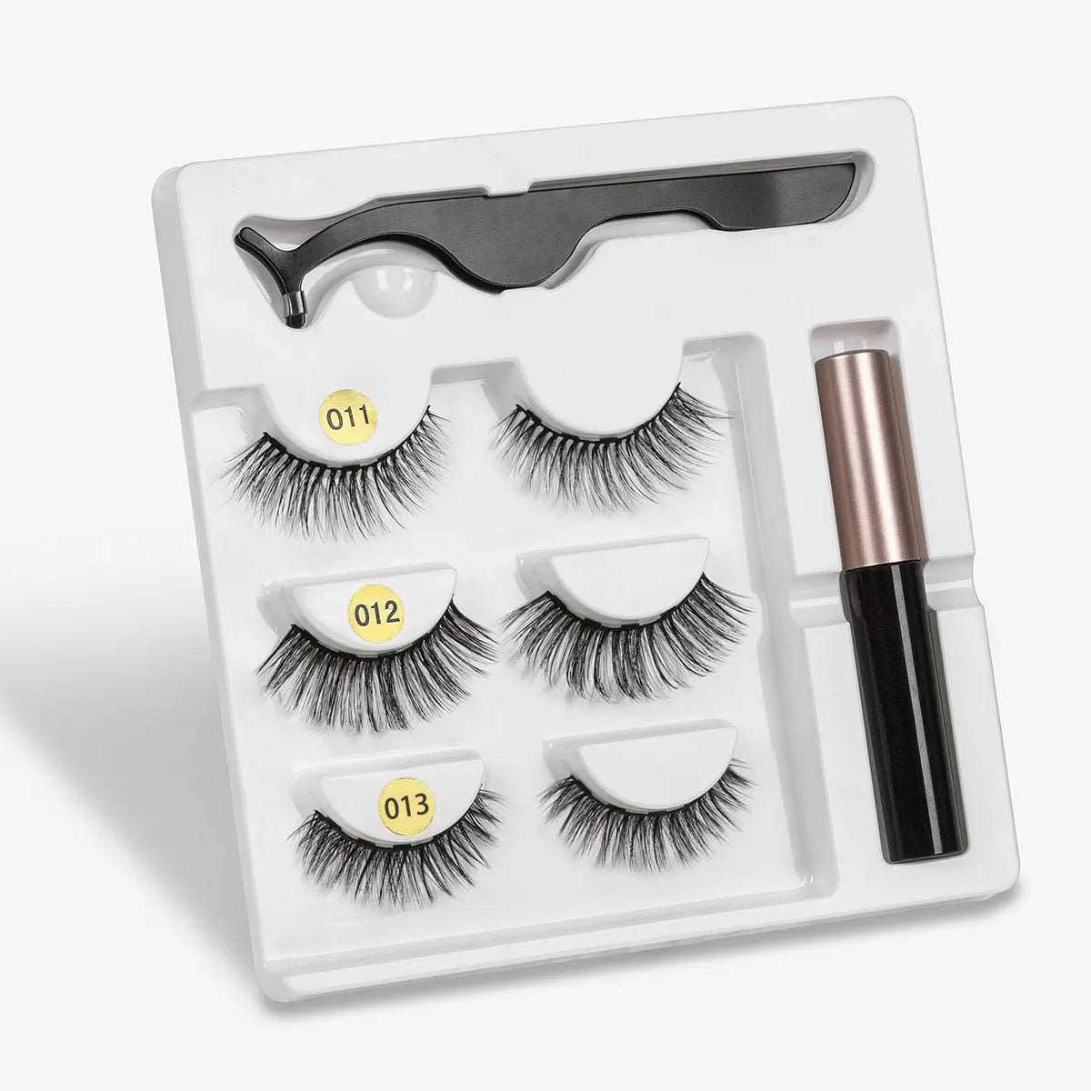 A Pair Of False Eyelashes With Magnets In Fashion - Image #9